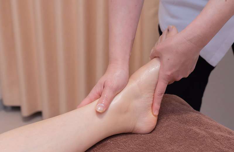 フットケア(足つぼ、足裏マッサージ)