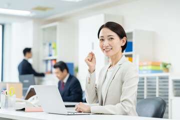 【40代会社員必見】仕事後でもできる！疲労感を軽減するパーソナルトレーニング習慣とは？